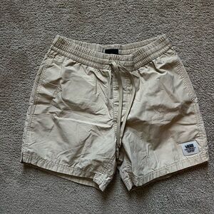 Vans Men’s Volly Shorts 5in inseam Tan Size Small